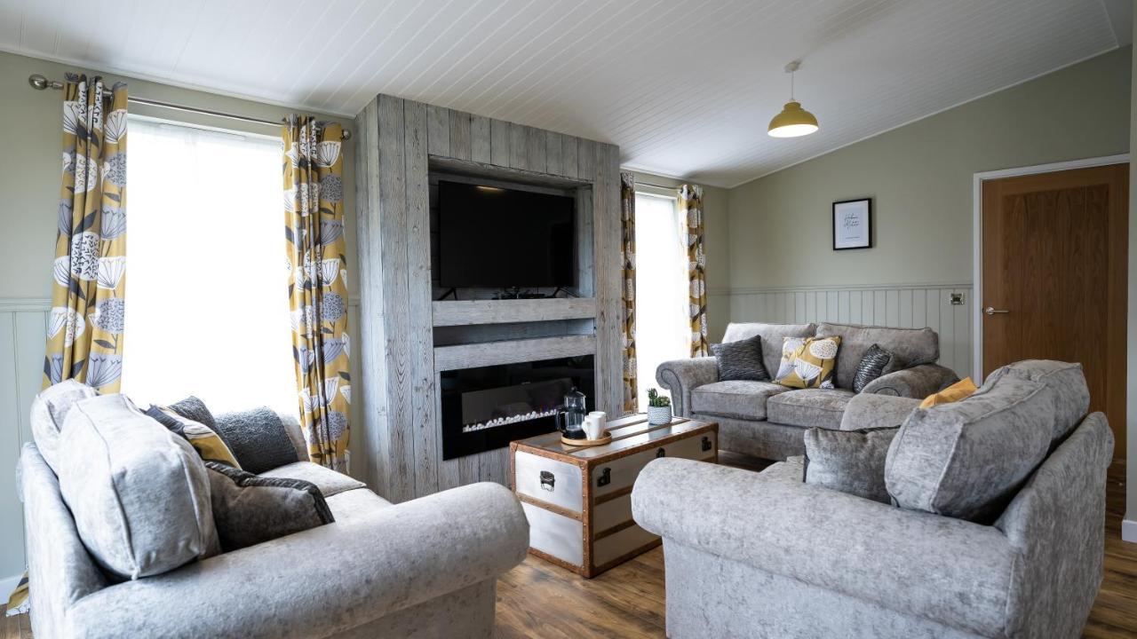 Chestnut Meadow Country Park Villa Sidley Exterior photo